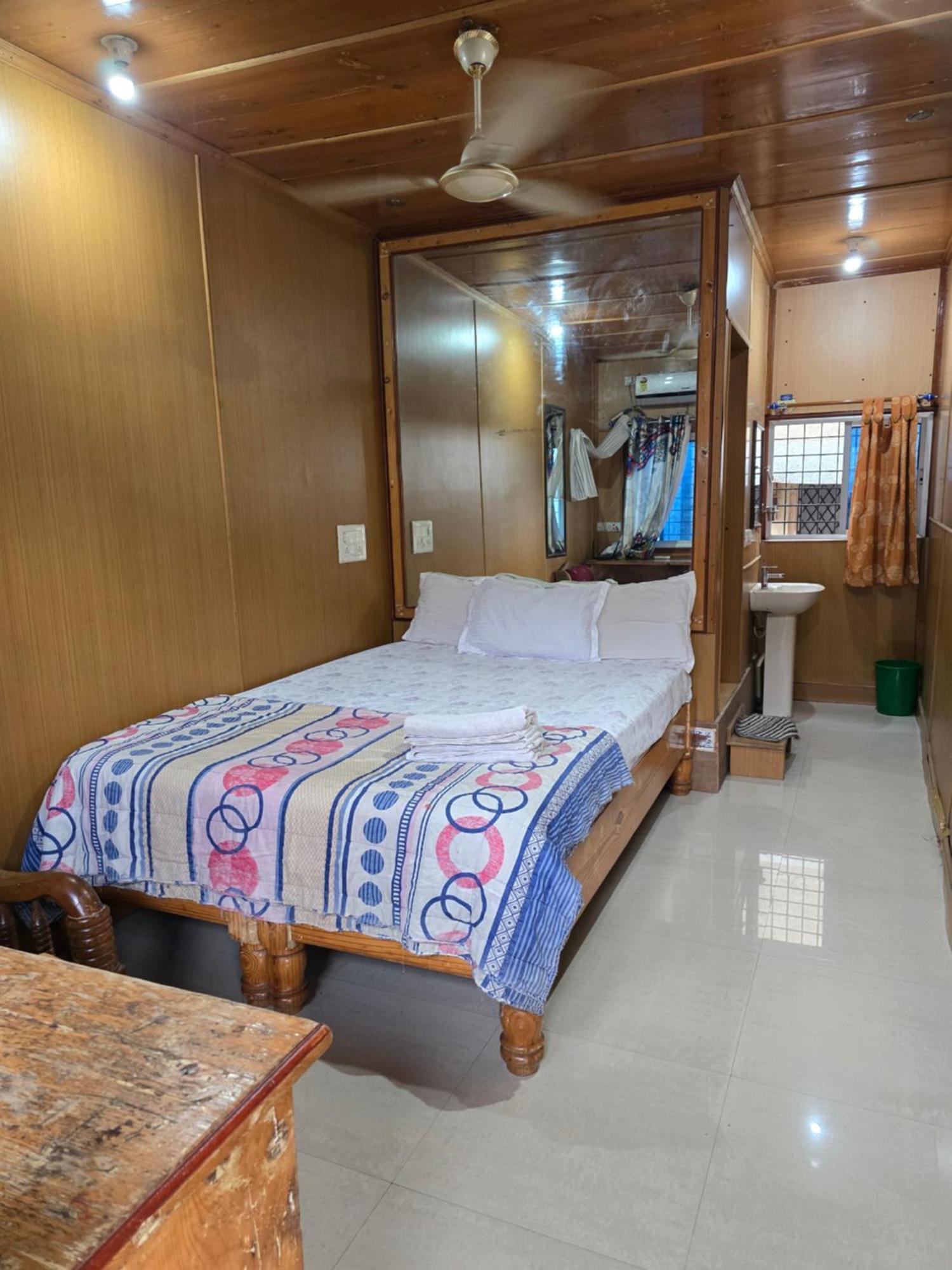 Lakshmi Heritage Tourist Home Hampi Bagian luar foto