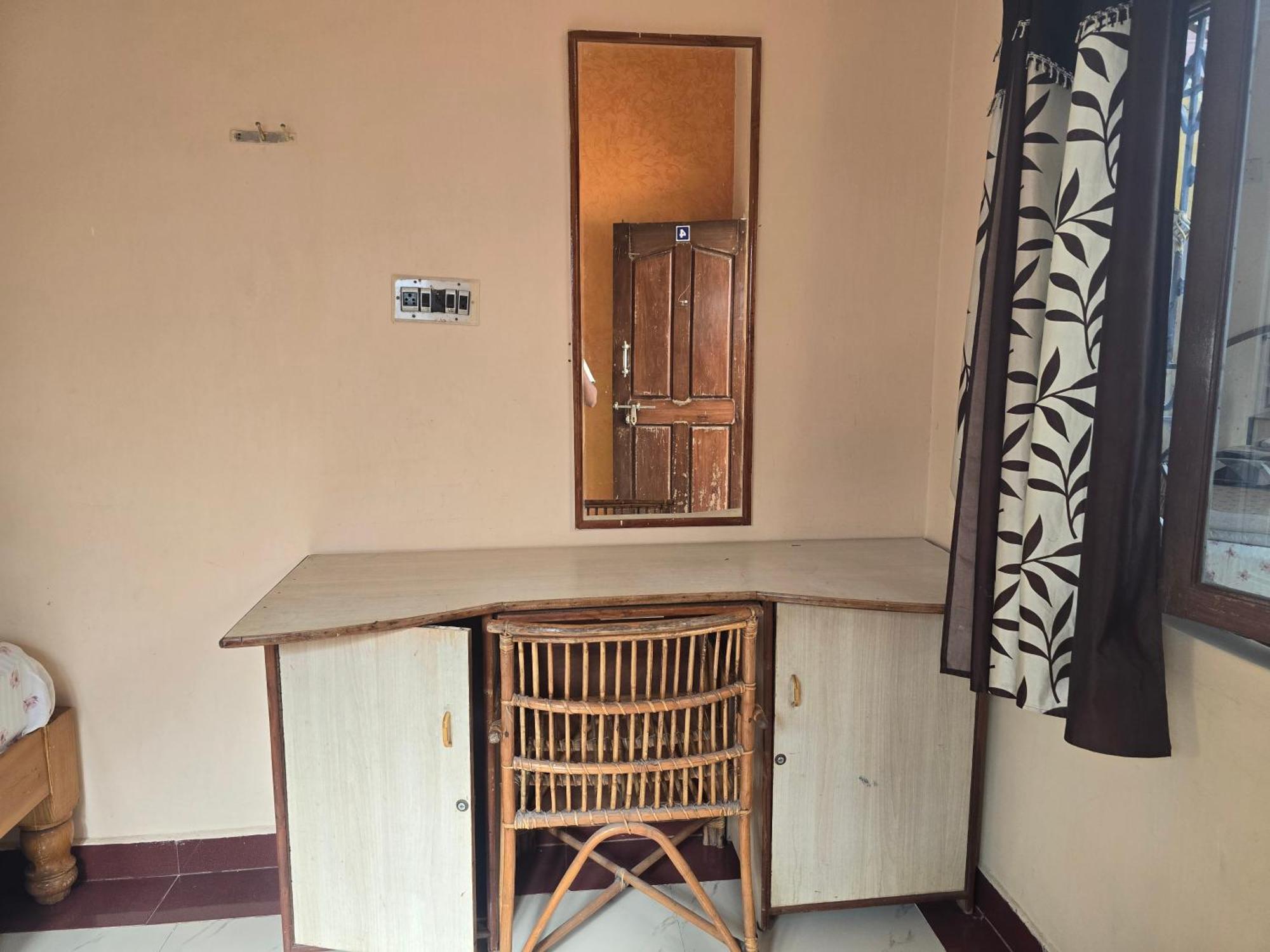 Lakshmi Heritage Tourist Home Hampi Bagian luar foto