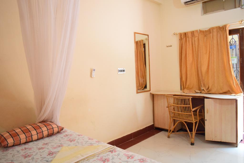 Lakshmi Heritage Tourist Home Hampi Bagian luar foto